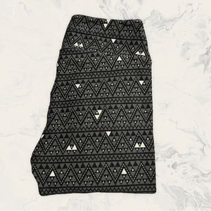 OS LuLaRoe Leggings - Aztec Black & White Print - One Size 0-12